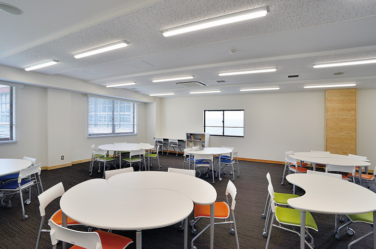 Classroom smart lighting
